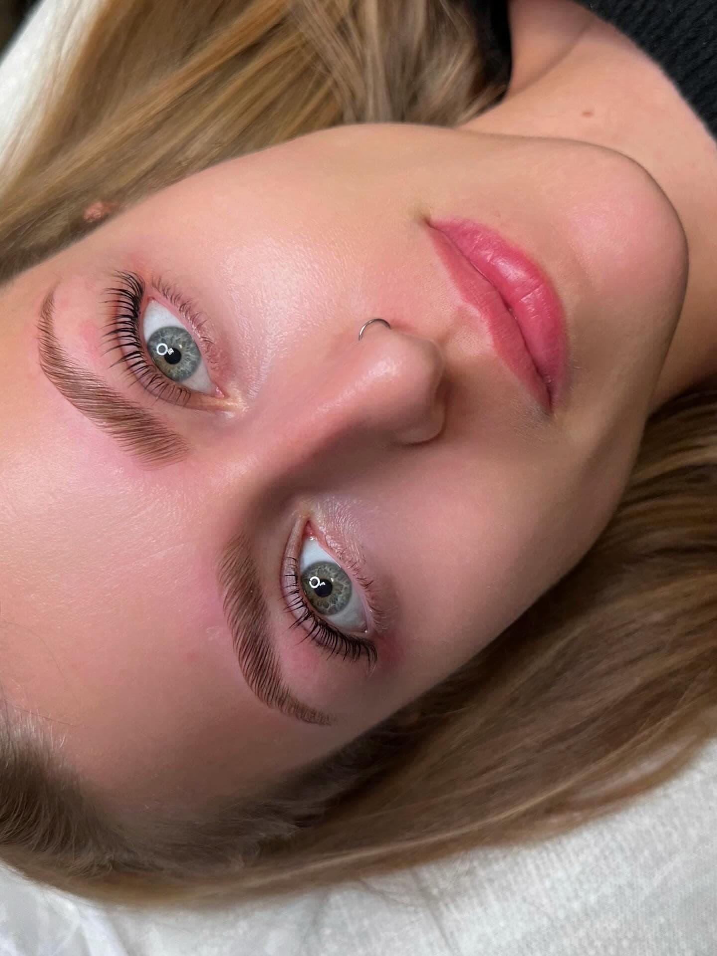 Browlifting Ergebnis Nahaufnahme